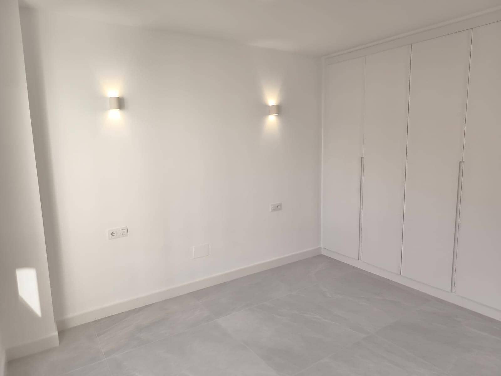 1 slaapkamer Appartement te huur in Fuengirola met zwembad garage - € 1.350 (Ref: 10032133)