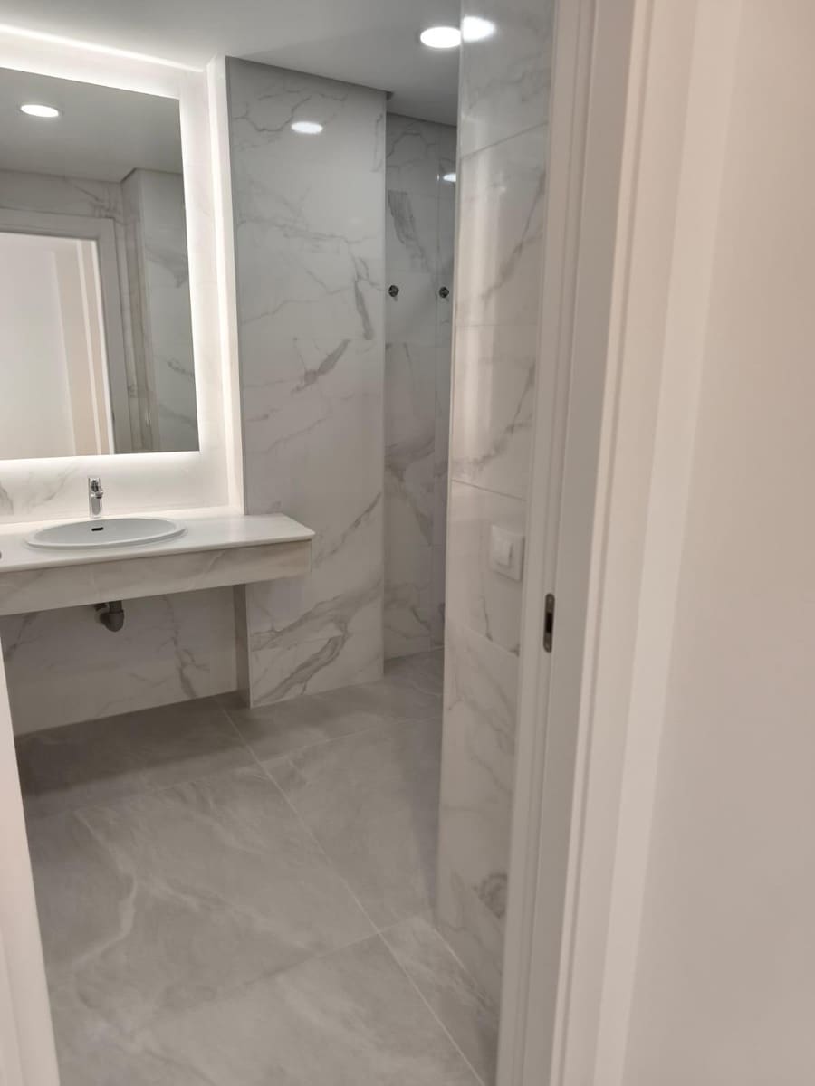 1 slaapkamer Appartement te huur in Fuengirola met zwembad garage - € 1.350 (Ref: 10032133)