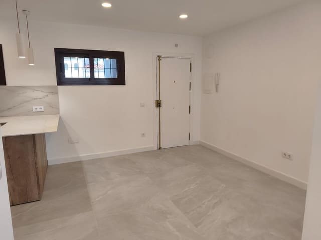 1 slaapkamer Appartement te huur in Fuengirola met zwembad garage - € 1.350 (Ref: 10032133)