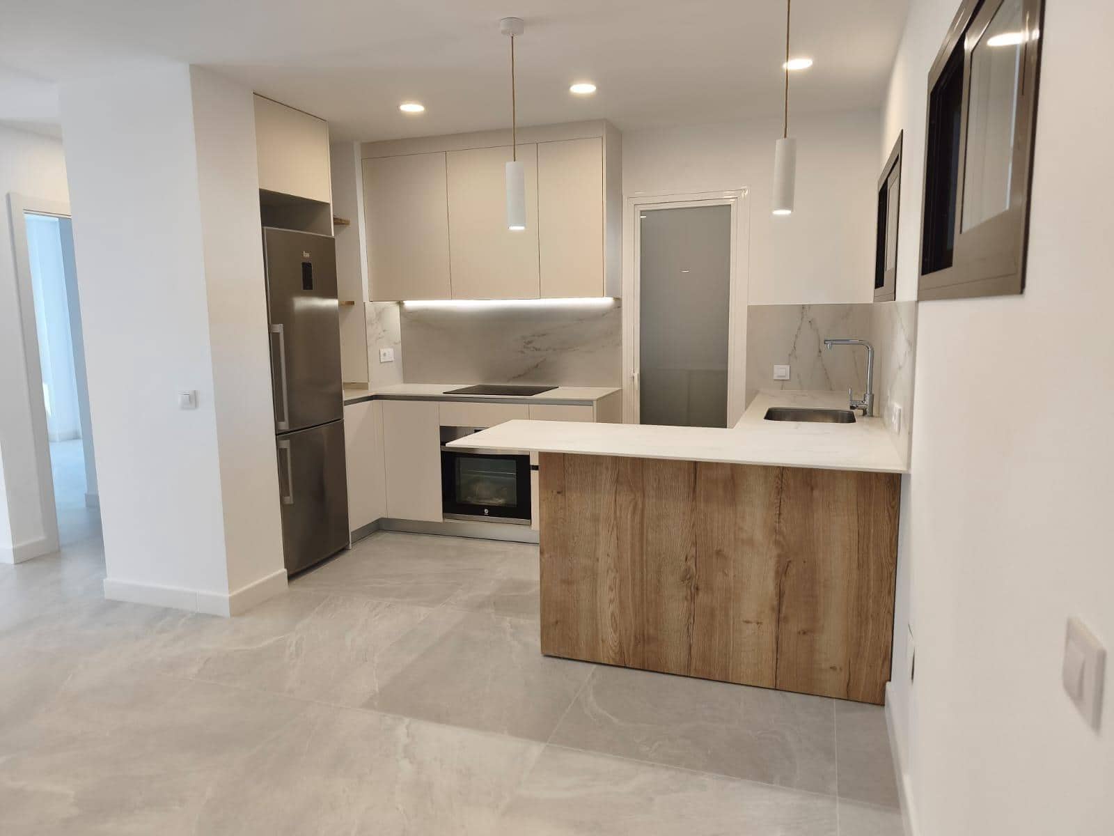 1 slaapkamer Appartement te huur in Fuengirola met zwembad garage - € 1.350 (Ref: 10032133)