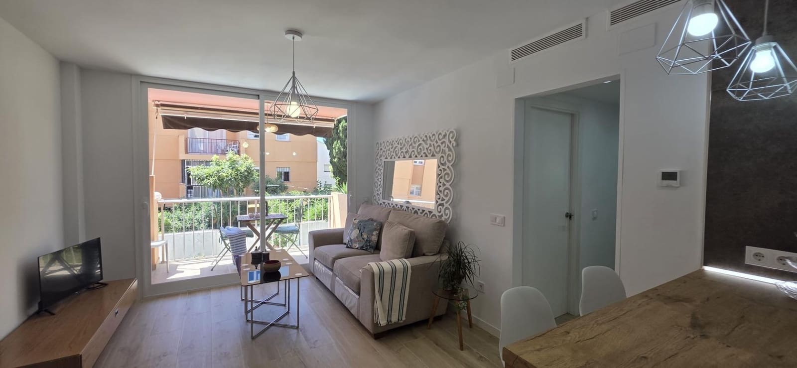 3 bedroom Apartment for rent in Torremolinos with pool - € 1,950 (Ref: 10032134)