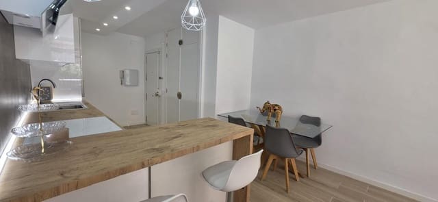 3 makuuhuone Huoneisto vuokrattavana paikassa Torremolinos mukana uima-altaan - 1 950 € (Ref: 10032134)