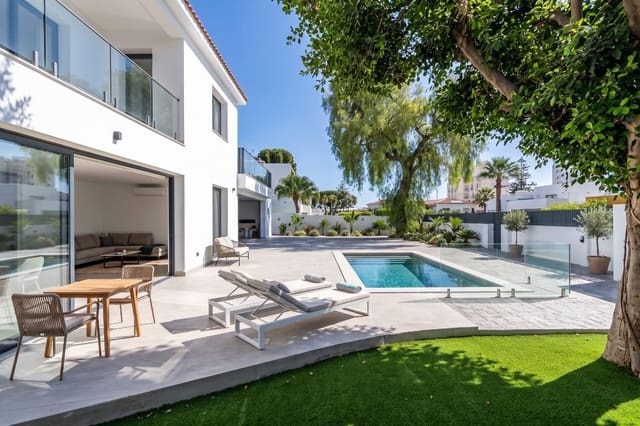 3 soveværelse Villa til salg i Puerto Marina, Benalmádena med swimmingpool garage - € 1.350.000 (Ref: 10091191)