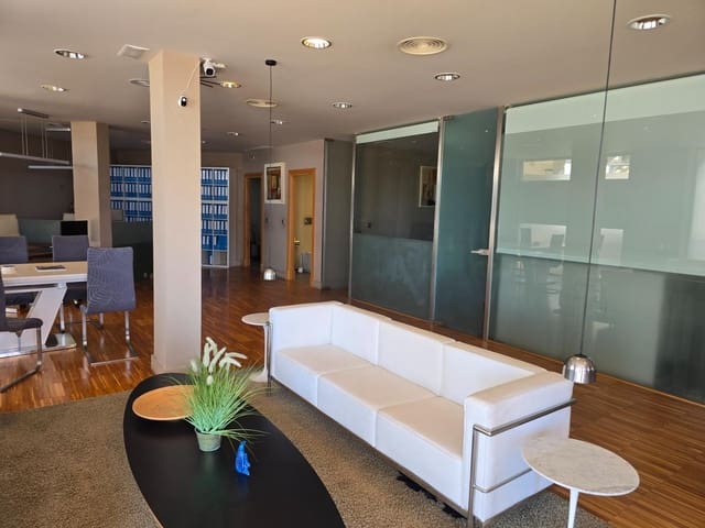 Comercial para venda em Puerto Marina, Benalmádena - 1 249 000 € (Ref: 10094799)
