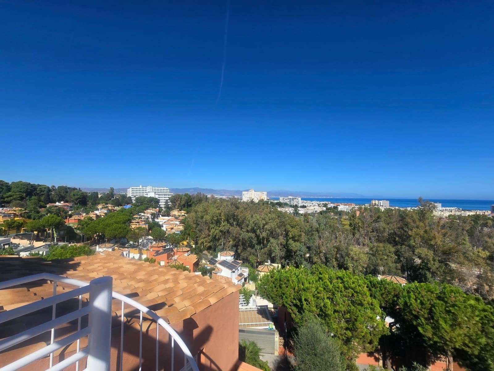 Chalet de 3 habitaciones en Torremolinos en venta con garaje - 950.000 € (Ref: 10119993)