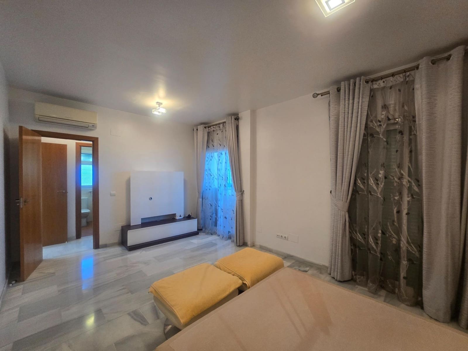 Chalet de 3 habitaciones en Torremolinos en venta con garaje - 950.000 € (Ref: 10119993)