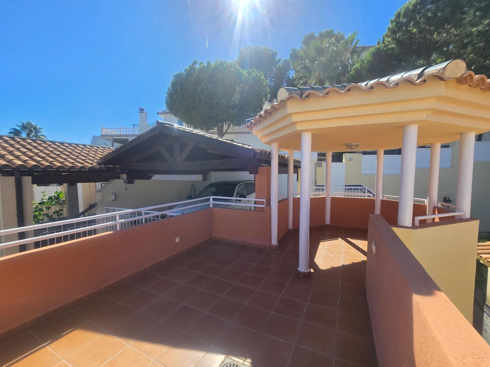 Chalet de 3 habitaciones en Torremolinos en venta con garaje - 950.000 € (Ref: 10119993)