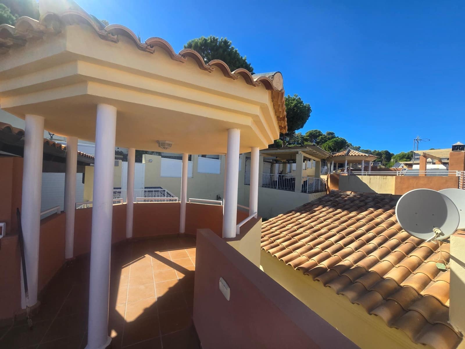 Chalet de 3 habitaciones en Torremolinos en venta con garaje - 950.000 € (Ref: 10119993)
