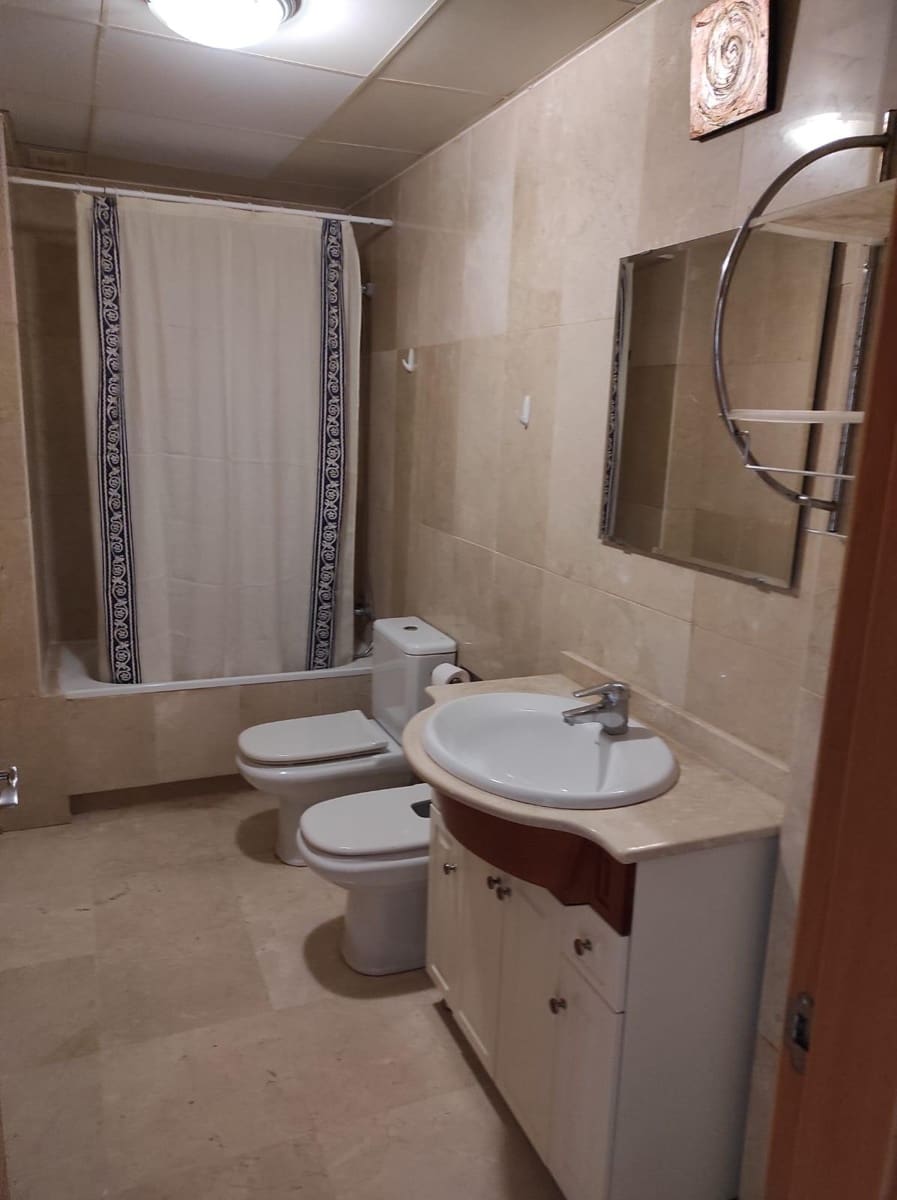 1 soverom Leilighet til leie i Benalmadena med svømmebasseng garasje - € 1 200 (Ref: 10139809)