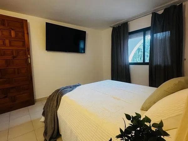 5 bedroom Villa for sale in Benalmadena with pool garage - € 995,000 (Ref: 10142455)
