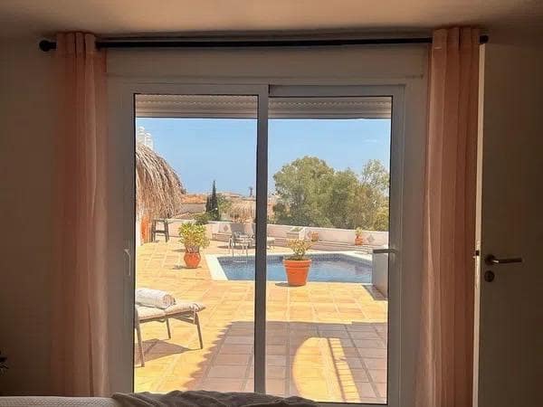 5 bedroom Villa for sale in Benalmadena with pool garage - € 995,000 (Ref: 10142455)