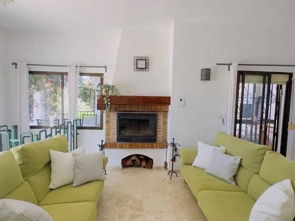 5 bedroom Villa for sale in Benalmadena with pool garage - € 995,000 (Ref: 10142455)