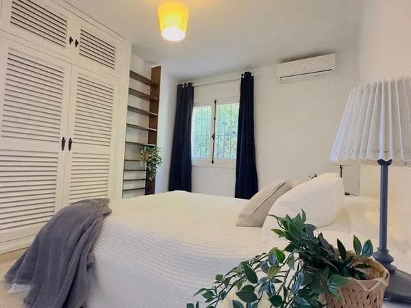 5 bedroom Villa for sale in Benalmadena with pool garage - € 995,000 (Ref: 10142455)
