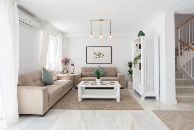 7 bedroom Terraced Villa for sale in Cortijo Torrequebrada, Benalmádena with pool garage - € 610,000 (Ref: 10159807)