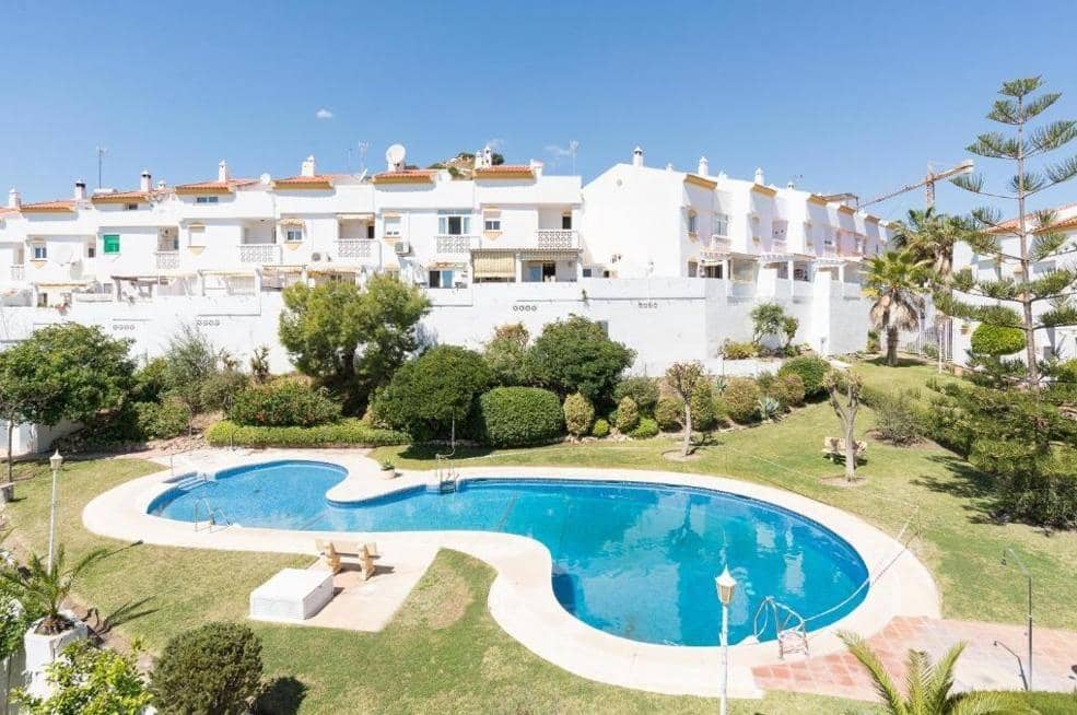 7 bedroom Terraced Villa for sale in Torrequebrada with pool garage - € 610,000 (Ref: 10159807)