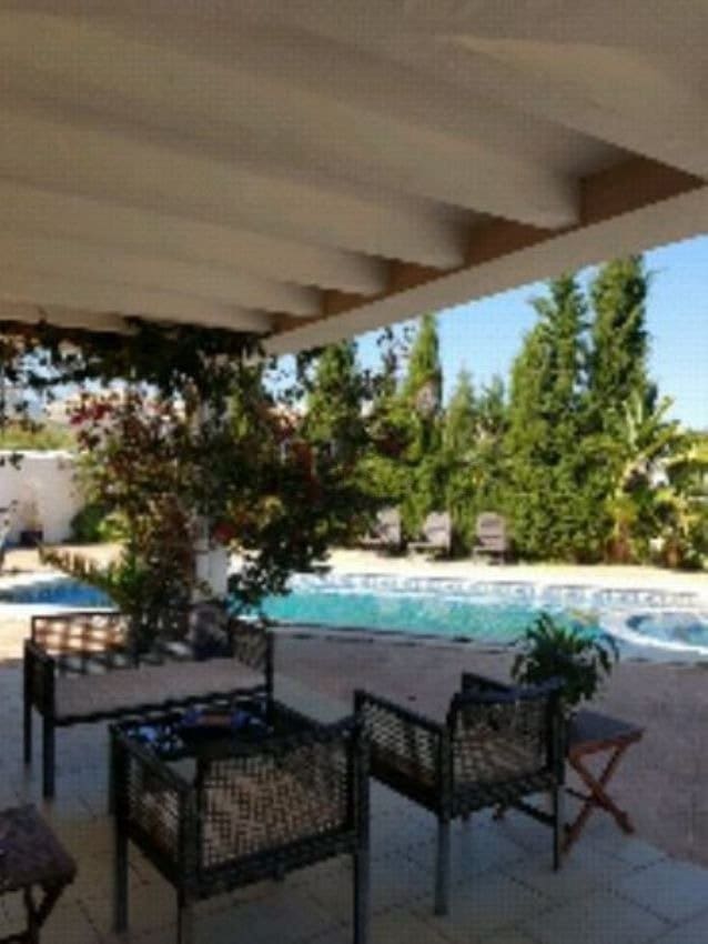 4 makuuhuone Huvila myytävänä paikassa Torremolinos mukana uima-altaan 
autotalli - 1 030 000 € (Ref: 6631725)