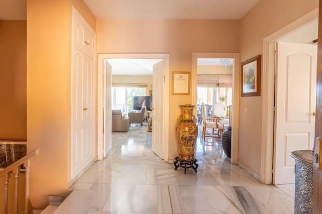 4 soverom Villa til salgs i El Candado, Málaga by med svømmebasseng garasje - € 1 180 000 (Ref: 6805598)