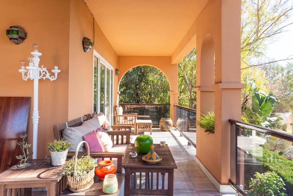 4 soverom Villa til salgs i Malaga by med svømmebasseng garasje - € 1 180 000 (Ref: 6805598)