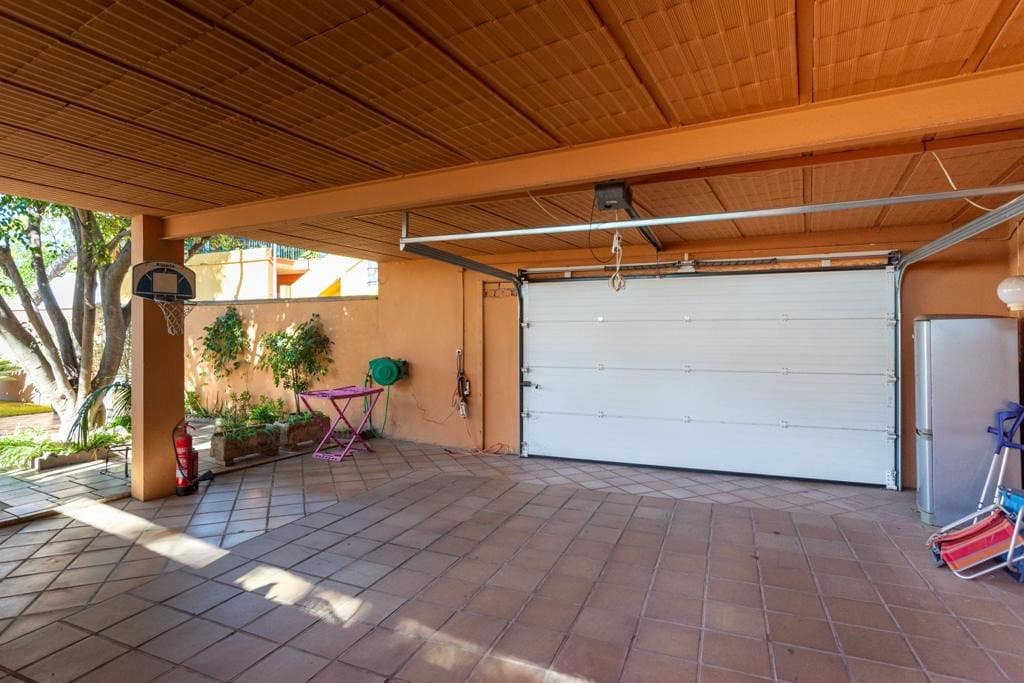 4 soverom Villa til salgs i Malaga by med svømmebasseng garasje - € 1 180 000 (Ref: 6805598)