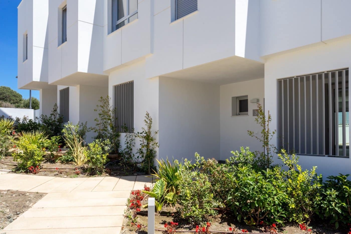3 soveværelse Rækkehus til salg i Estepona med garage - € 348.000 (Ref: 7016196)