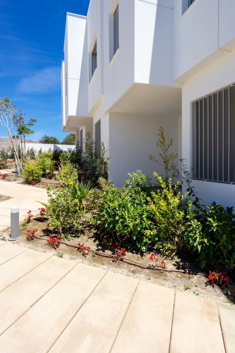 3 soveværelse Rækkehus til salg i Estepona med garage - € 348.000 (Ref: 7016196)