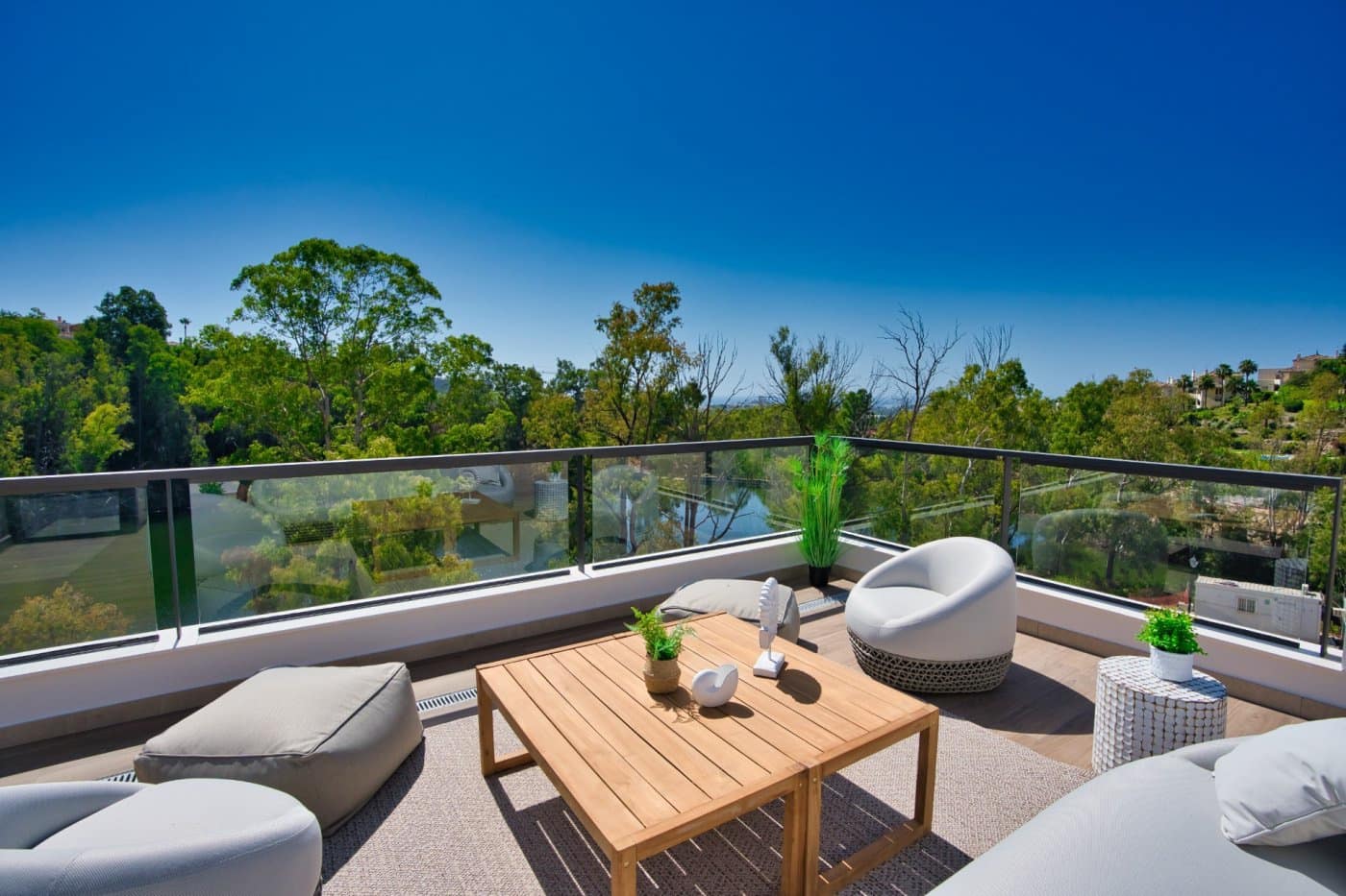 3 bedroom Penthouse for sale in Nueva Andalucia with pool garage - € 950,000 (Ref: 7018340)