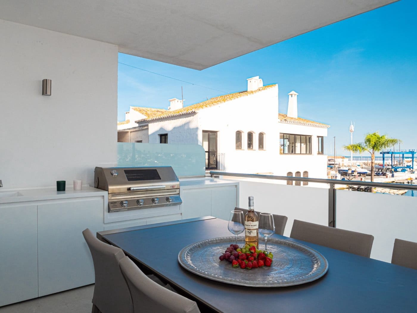 2 bedroom Apartment for sale in Puerto Banus - € 1,495,000 (Ref: 7166729)
