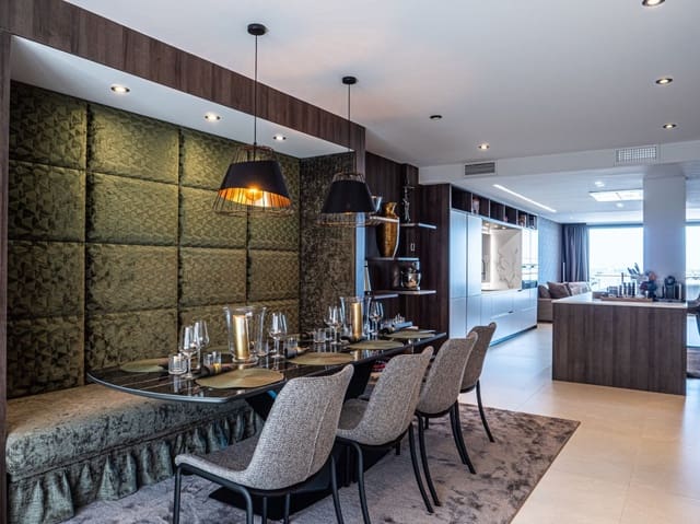 Apartamento de 2 habitaciones en Puerto Banus, Marbella en venta - 1.495.000 € (Ref: 7166729)