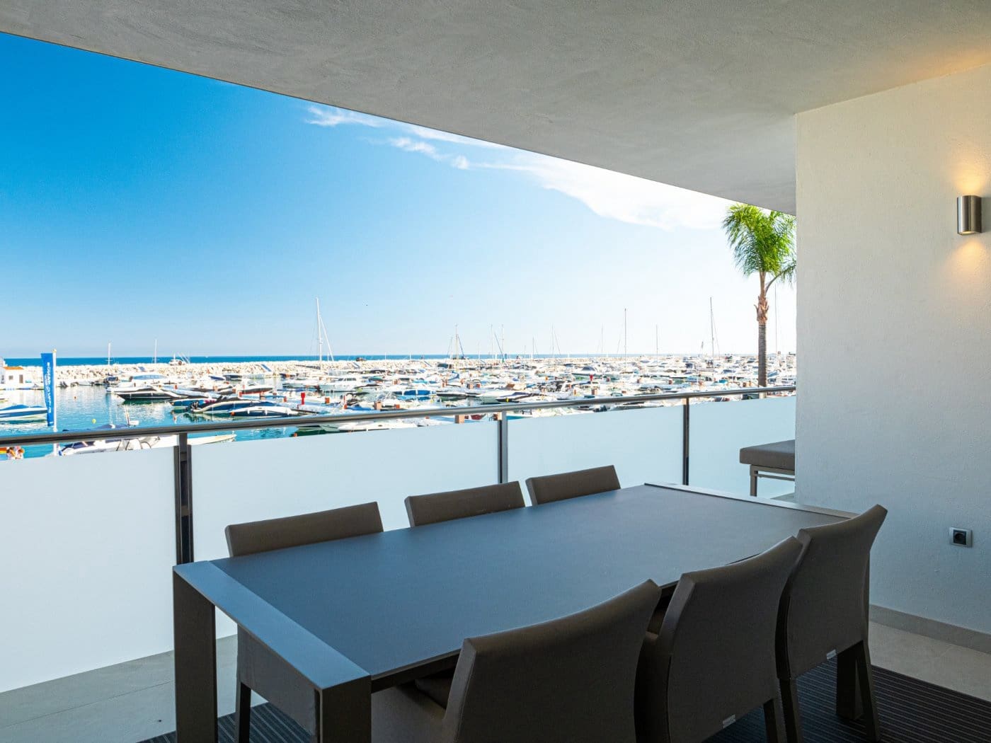 2 bedroom Apartment for sale in Puerto Banus - € 1,495,000 (Ref: 7166729)