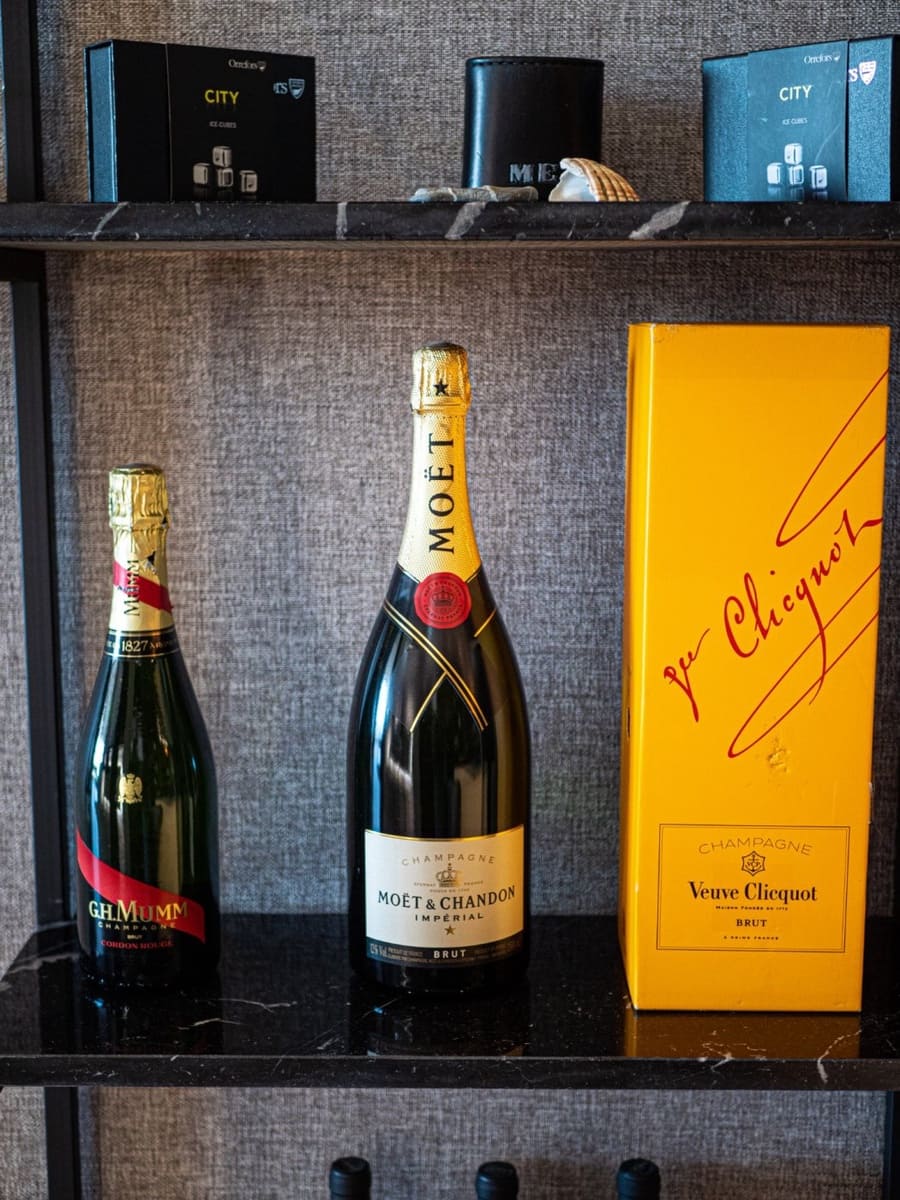 2 bedroom Apartment for sale in Puerto Banus - € 1,495,000 (Ref: 7166729)