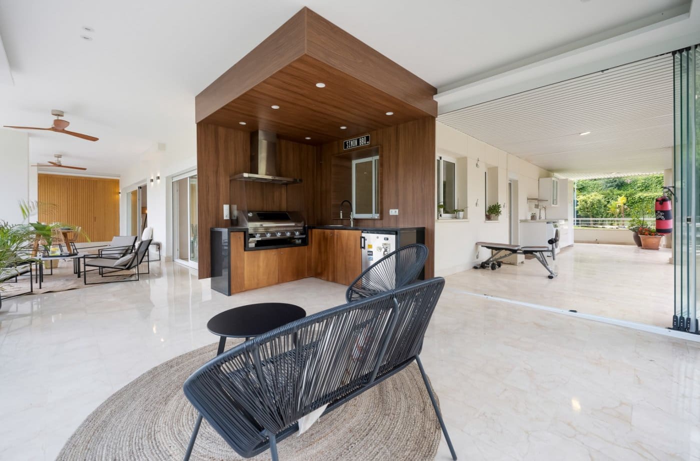 Apartamento de 3 habitaciones en Nueva Andalucia en venta con piscina garaje - 898.000 € (Ref: 7166730)