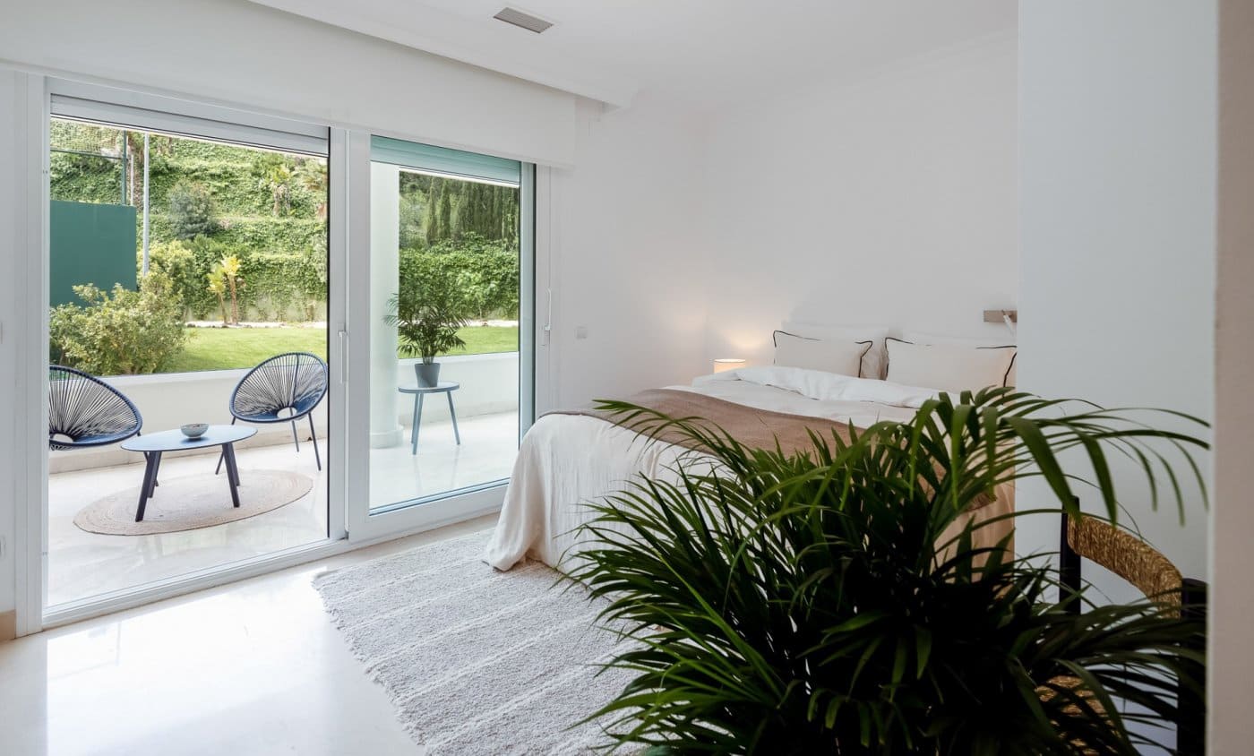 Apartamento de 3 habitaciones en Nueva Andalucia en venta con piscina garaje - 898.000 € (Ref: 7166730)