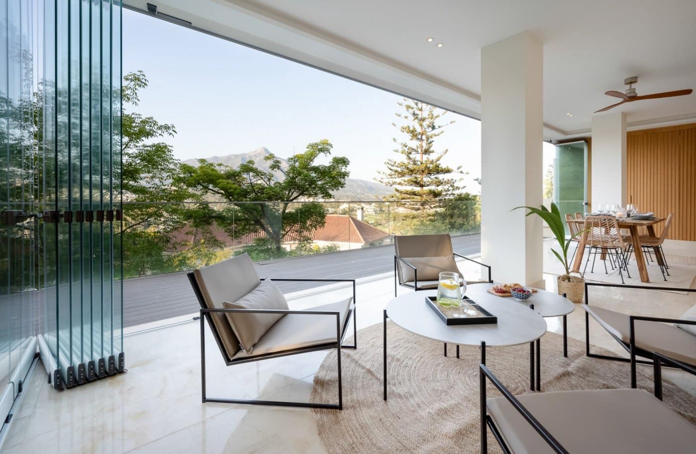 Apartamento de 3 habitaciones en Nueva Andalucia en venta con piscina garaje - 898.000 € (Ref: 7166730)