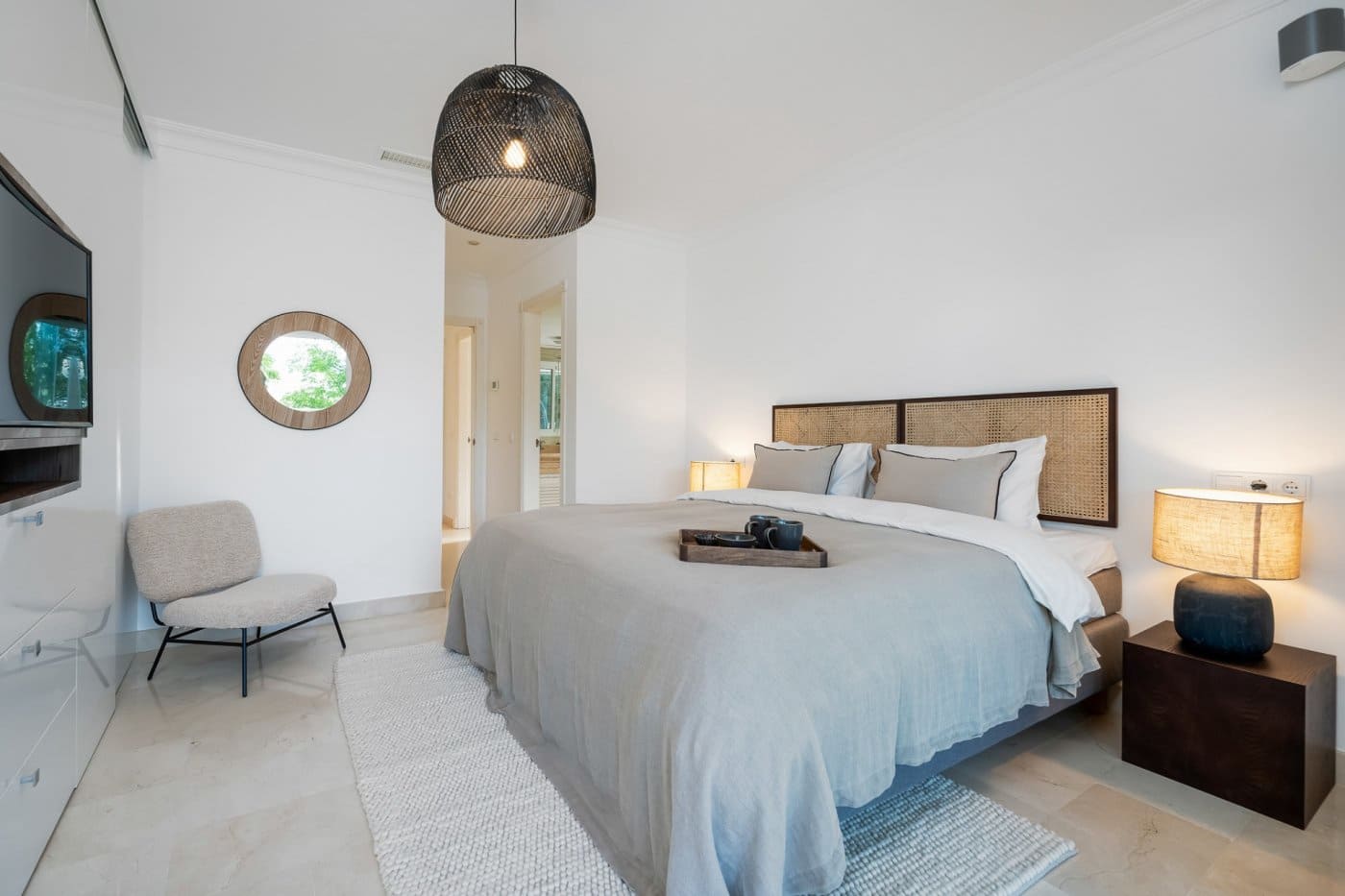 Apartamento de 3 habitaciones en Nueva Andalucia en venta con piscina garaje - 898.000 € (Ref: 7166730)