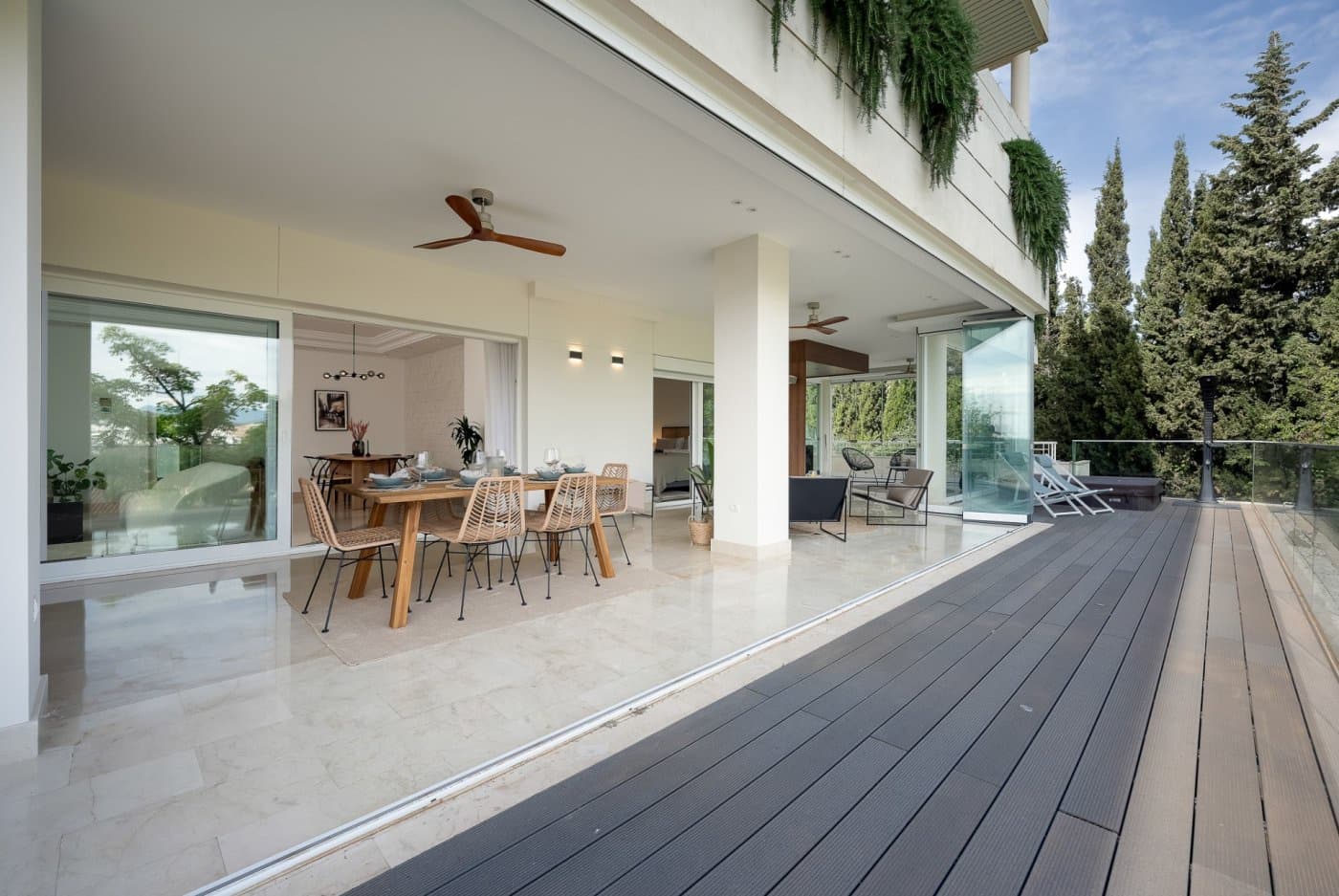 Apartamento de 3 habitaciones en Nueva Andalucia en venta con piscina garaje - 898.000 € (Ref: 7166730)