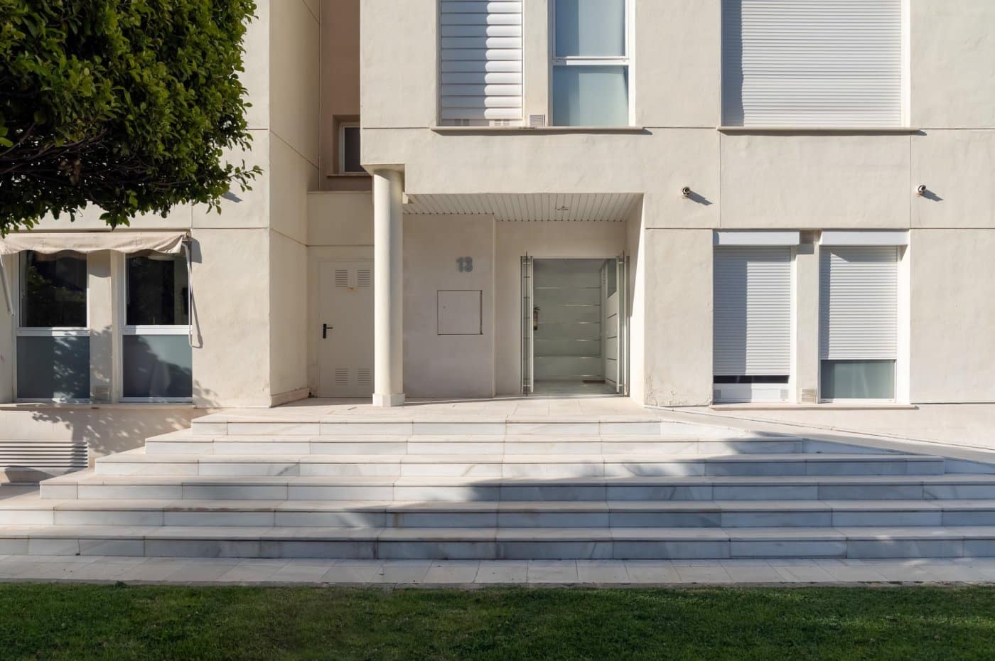 Apartamento de 3 habitaciones en Nueva Andalucia en venta con piscina garaje - 898.000 € (Ref: 7166730)