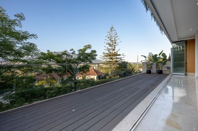 Apartamento de 3 habitaciones en Nueva Andalucia, Marbella en venta con piscina garaje - 898.000 € (Ref: 7166730)