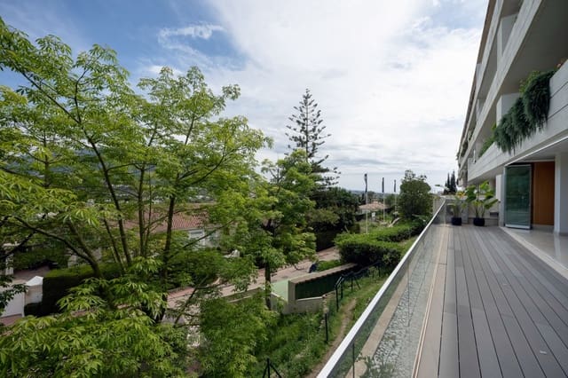 Apartamento de 3 habitaciones en Nueva Andalucia, Marbella en venta con piscina garaje - 898.000 € (Ref: 7166730)