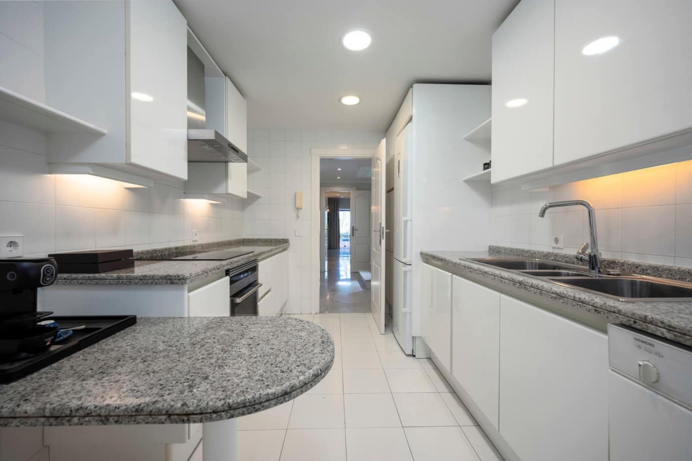 4 bedroom Penthouse for sale in Golden Mile with pool garage - € 4,690,000 (Ref: 7166731)