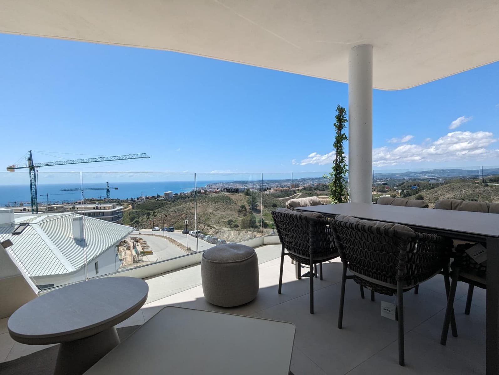 Apartamento de 3 habitaciones en Fuengirola en venta con piscina garaje - 595.000 € (Ref: 8108897)