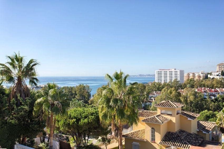 4 soveværelse Villa til salg i Torrequebrada med swimmingpool garage - € 1.750.000 (Ref: 8108903)