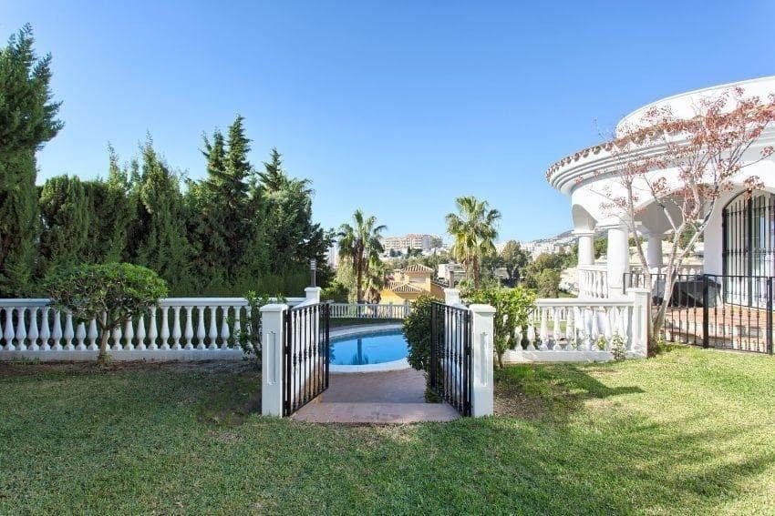4 soveværelse Villa til salg i Torrequebrada med swimmingpool garage - € 1.750.000 (Ref: 8108903)