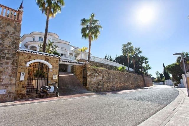 4 sypialnia Willa na sprzedaż w Torrequebrada, Benalmádena z basenem garażem - 1 750 000 € (Ref: 8108903)
