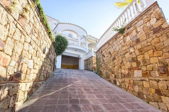 4 sypialnia Willa na sprzedaż w Torrequebrada, Benalmádena z basenem garażem - 1 750 000 € (Ref: 8108903)