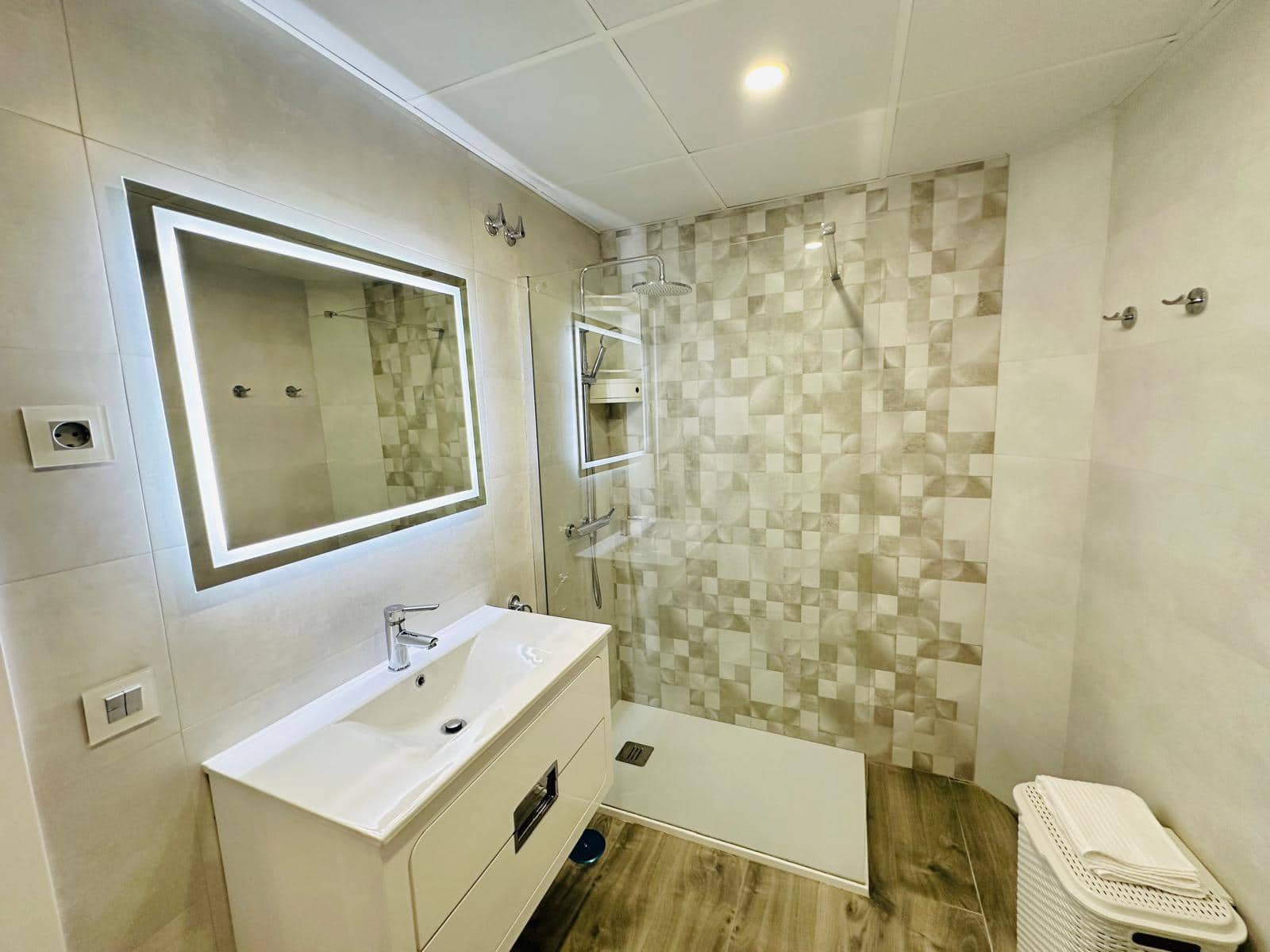 Lejlighed til salg i Benalmadena - € 285.000 (Ref: 8108936)