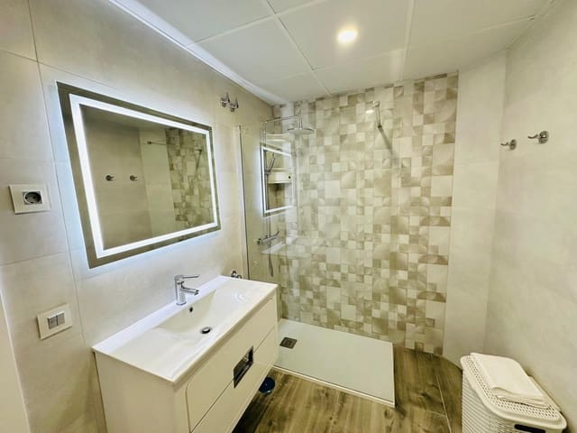 Lejlighed til salg i Puerto Marina, Benalmádena - € 285.000 (Ref: 8108936)