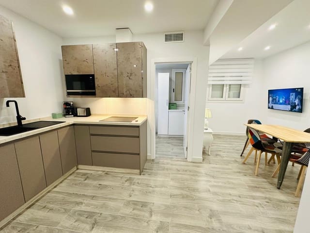 Lejlighed til salg i Puerto Marina, Benalmádena - € 285.000 (Ref: 8108936)