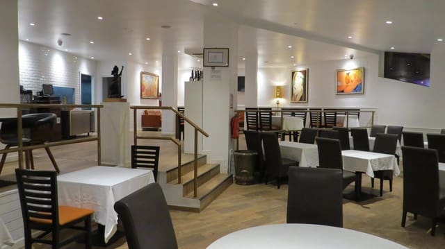 3 slaapkamer Commercieel te koop in Puerto Marina, Benalmádena met zwembad - € 1.600.000 (Ref: 8108937)