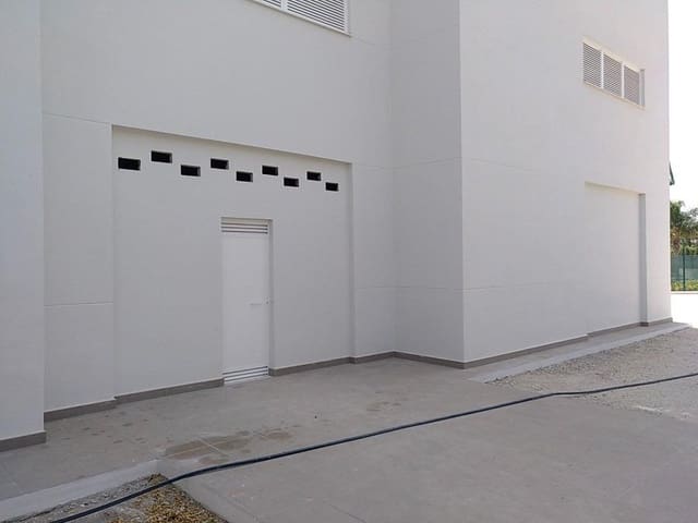 Kaupallinen myytävänä paikassa Torremolinos - 575 000 € (Ref: 8108953)