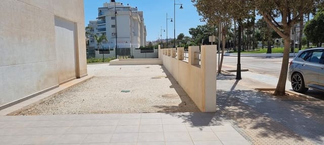 Kaupallinen myytävänä paikassa Torremolinos - 575 000 € (Ref: 8108953)